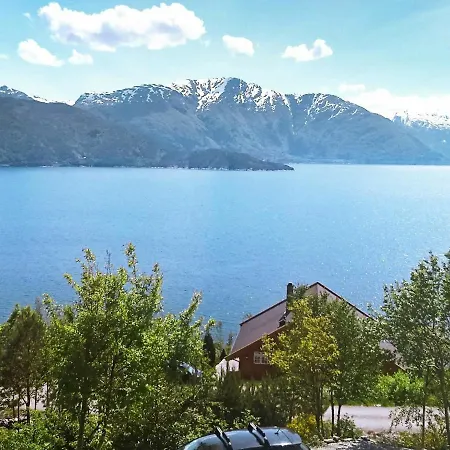 Holiday home Four-bedroom In Norheimsund